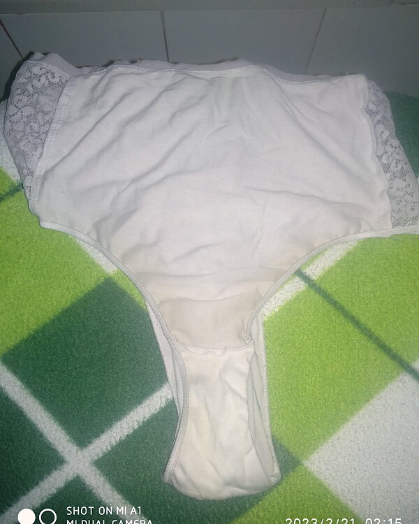 Culotte usate che odorano di me e delle mie masturbate