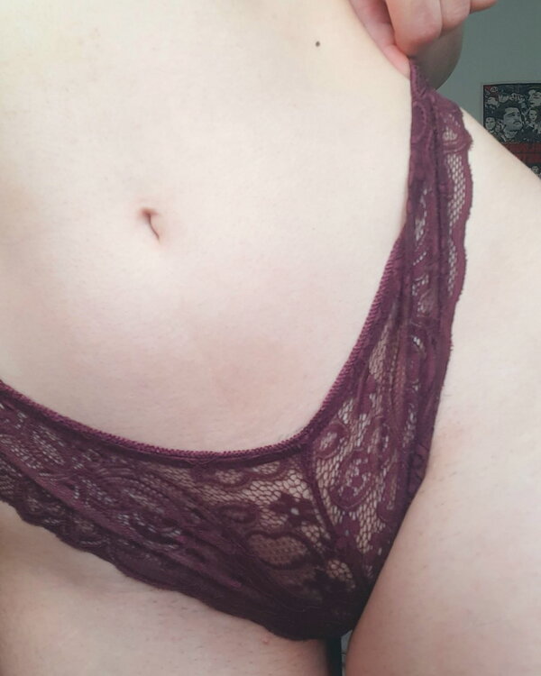 Tanga in pizzo viola 💦