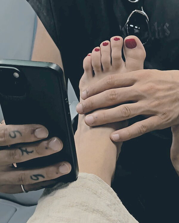 Feet38